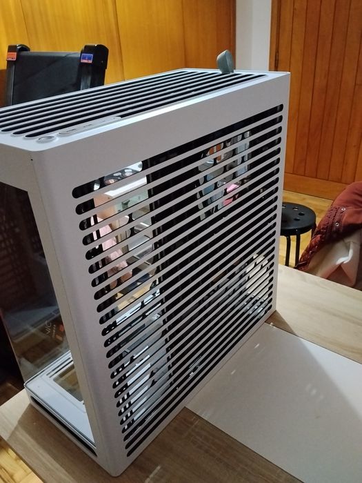 Caixa Extended-ATX HAVN HS 420 Tempered Glass Branca