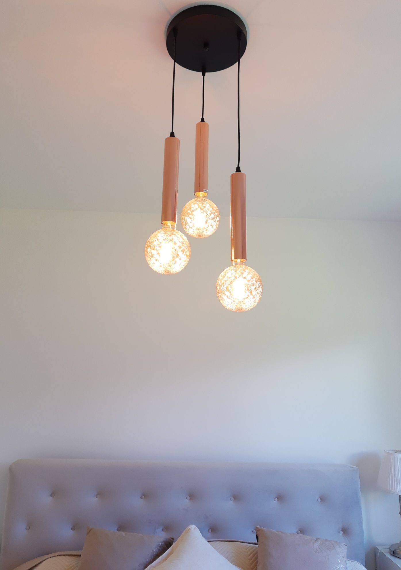 Lampa wisząca 3xE27 (bez żarówek)

3x E27