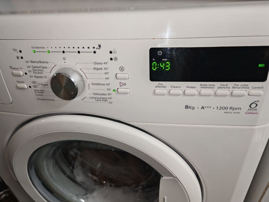 Máquina de lavar roupa Whirlpool