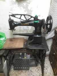 Máquina de costurar antiga