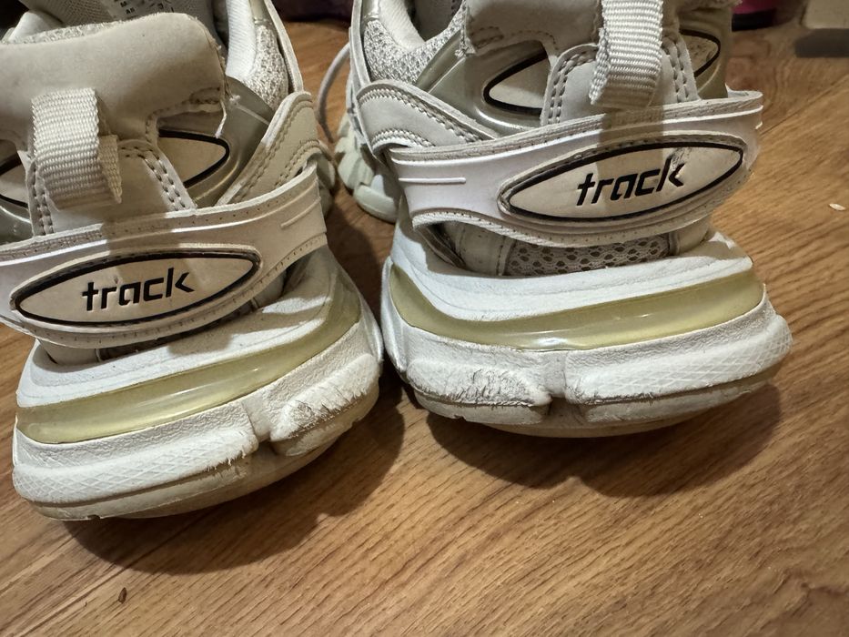 Balenciaga track 1