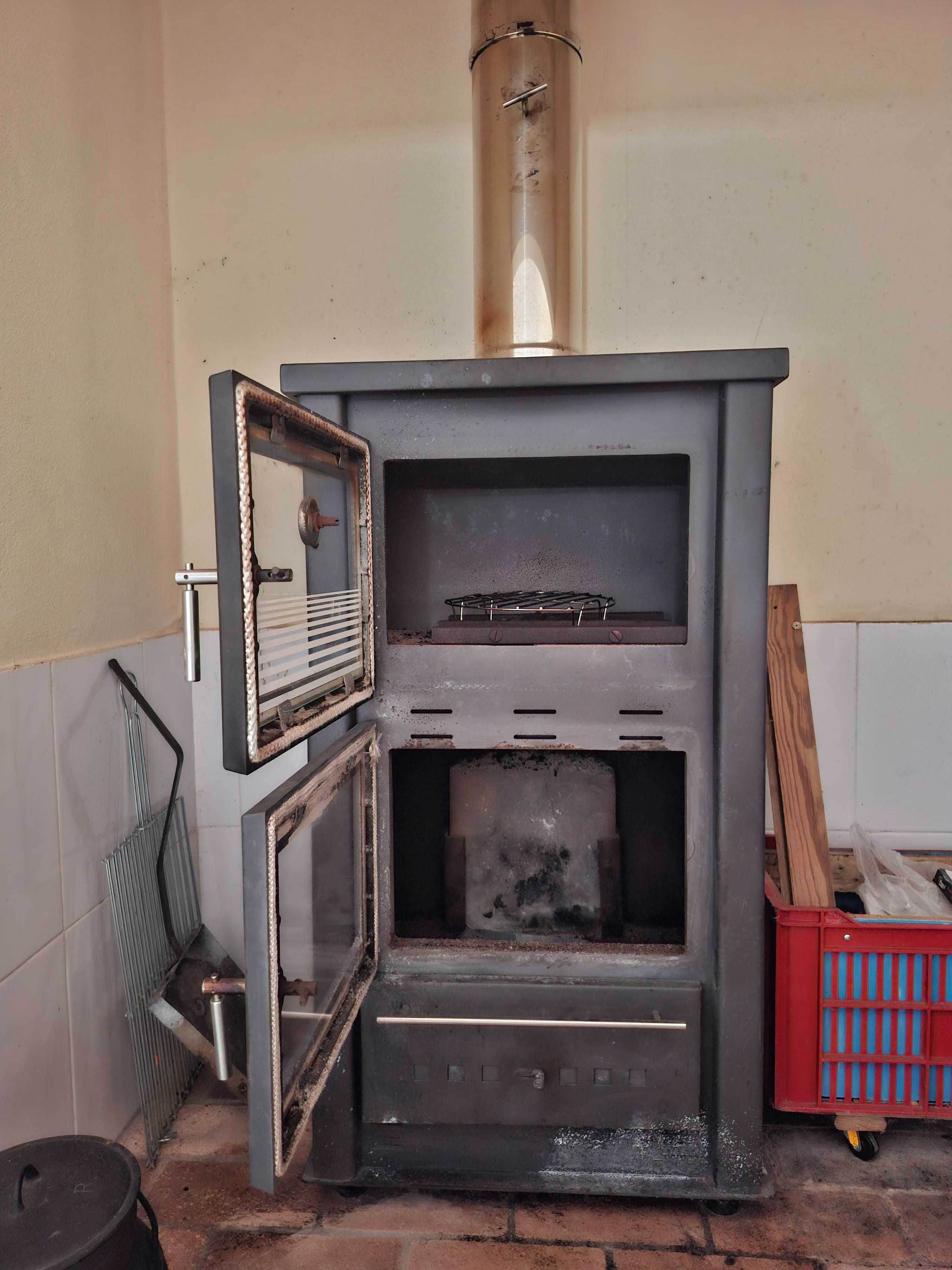 Salamandra a lenha com forno
