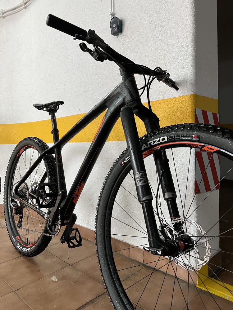 KTM MyRoon 29 Full Carbon RS1 (Tamanho L)