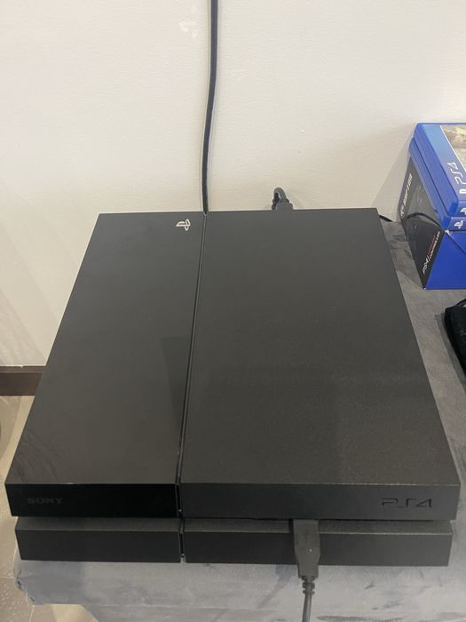 Vendo PS4 Desbloqueada GoldH£N