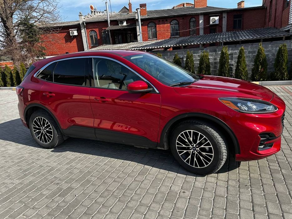 Ford Escape Plag-in hybrid, гібрид, плагін, підзаряджаємий форд ескейп