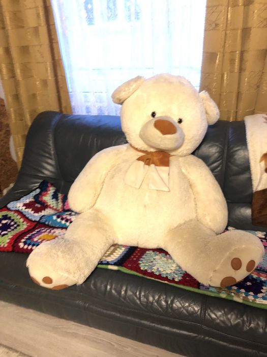 Ведмедик дуже великий .