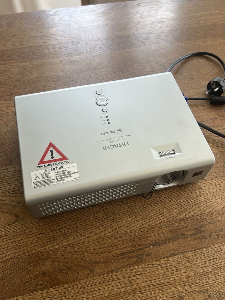 Projektor hitachi CP-RS55
