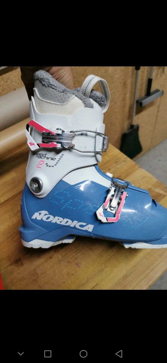 Buty narciarskie dla dziewczynki Nordica