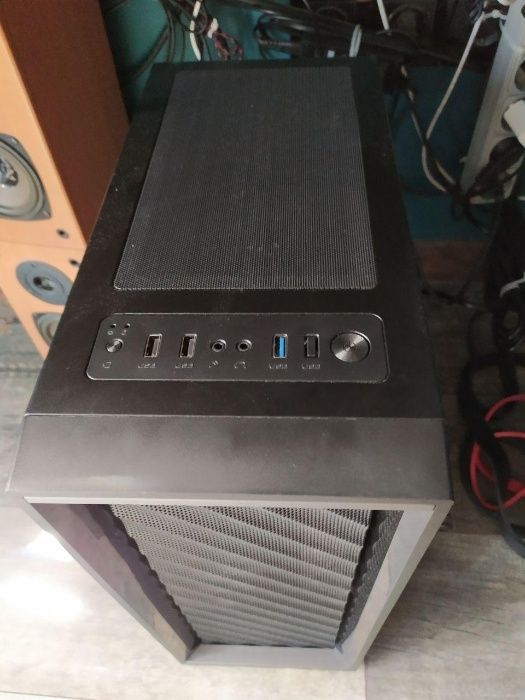 Игровой/Рабочий ПК: Ryzen 5 3600/GTX1070/M2 256gb/16gb ddr4/Hdd 1TB