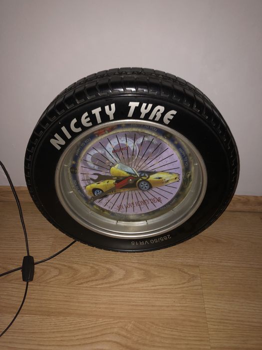 Zegar ścienny w stylu opony samochodowej