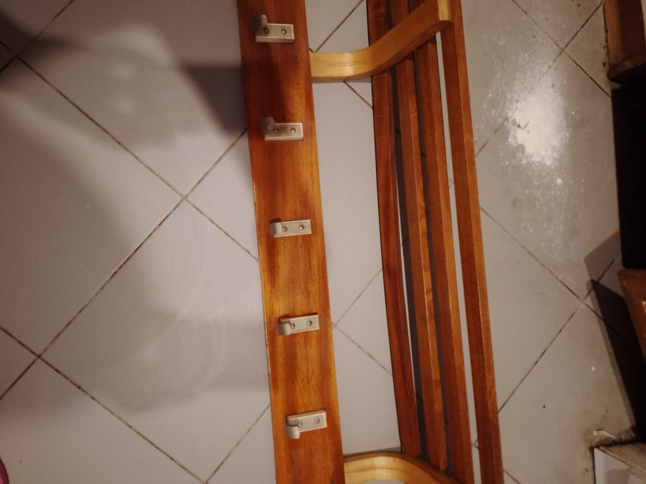 Продам вешалку  для одежды