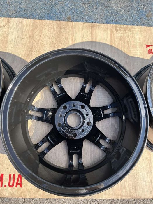 Goauto круті диски 5/120 r16 et40 7j dia66,6 в чорному кольорі