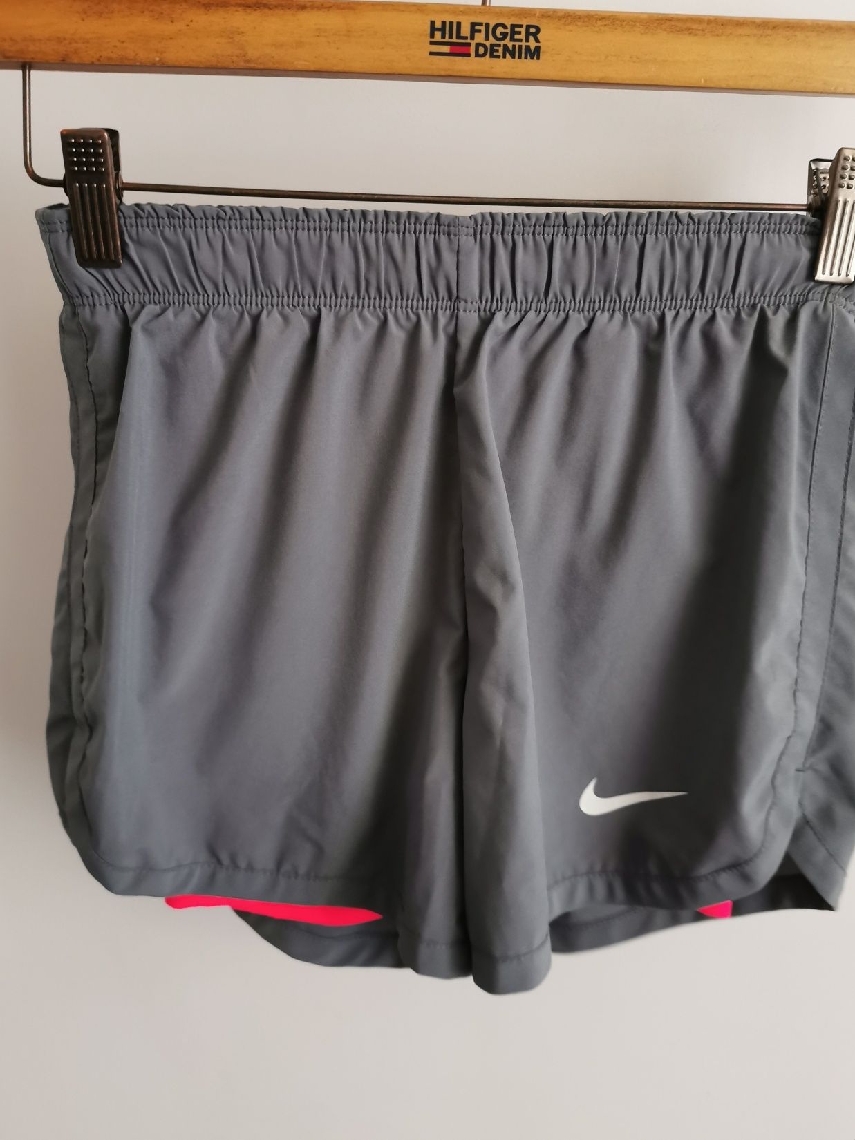 Nike krótkie spodenki + legginsy 2w1 damskie sportowe XS/S