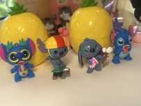 Фігурки Стіч Stitch з блайндбокса ананаса, і дві з іншого блайндбокса