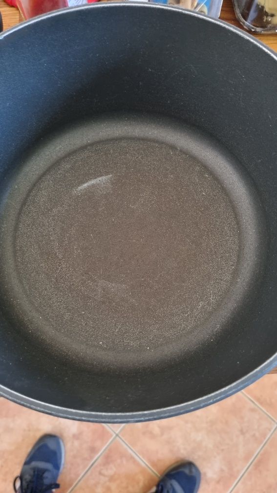 Garnek żeliwny tytanowy 30 cm Eurolux Titanium