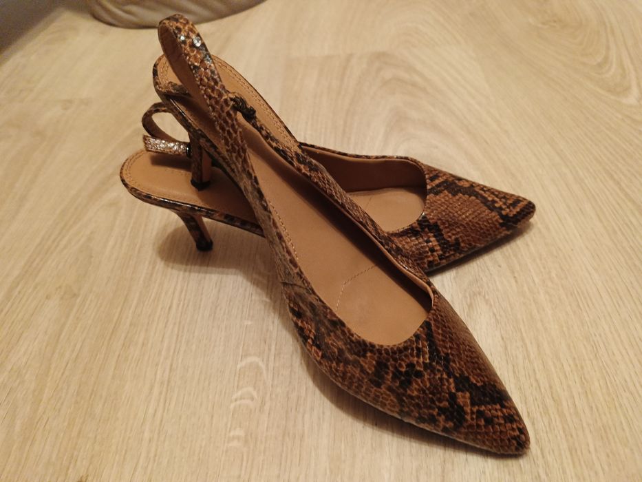 Czółenka Reserved Slingback we wzór skóry węża, r. 38