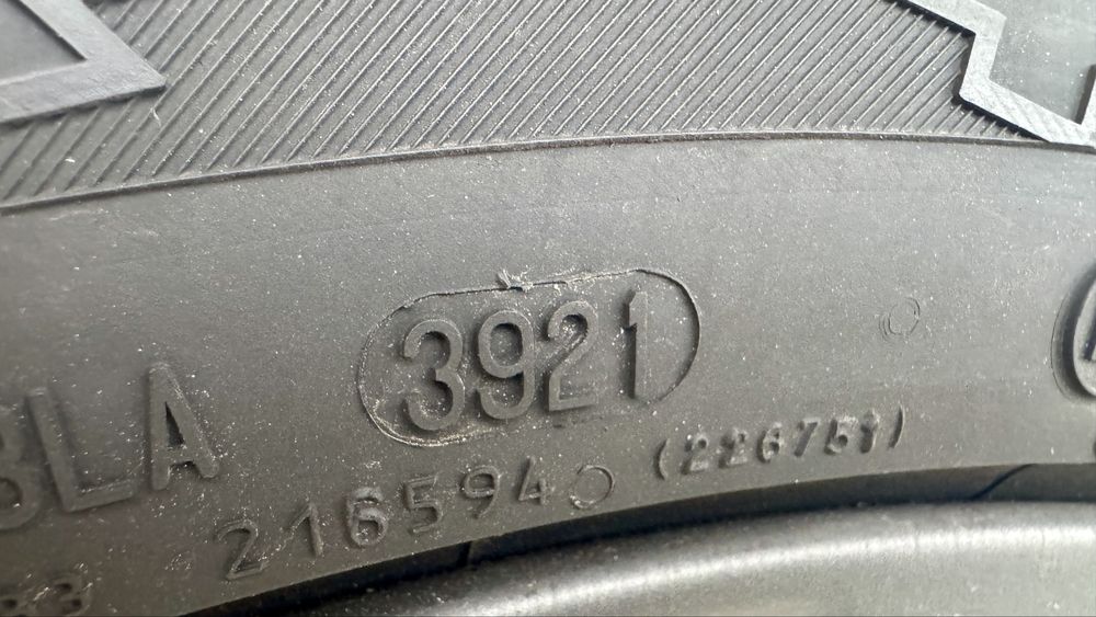 Koła zimowe Land Rover Discovery 275/45 R21 opony zimowe