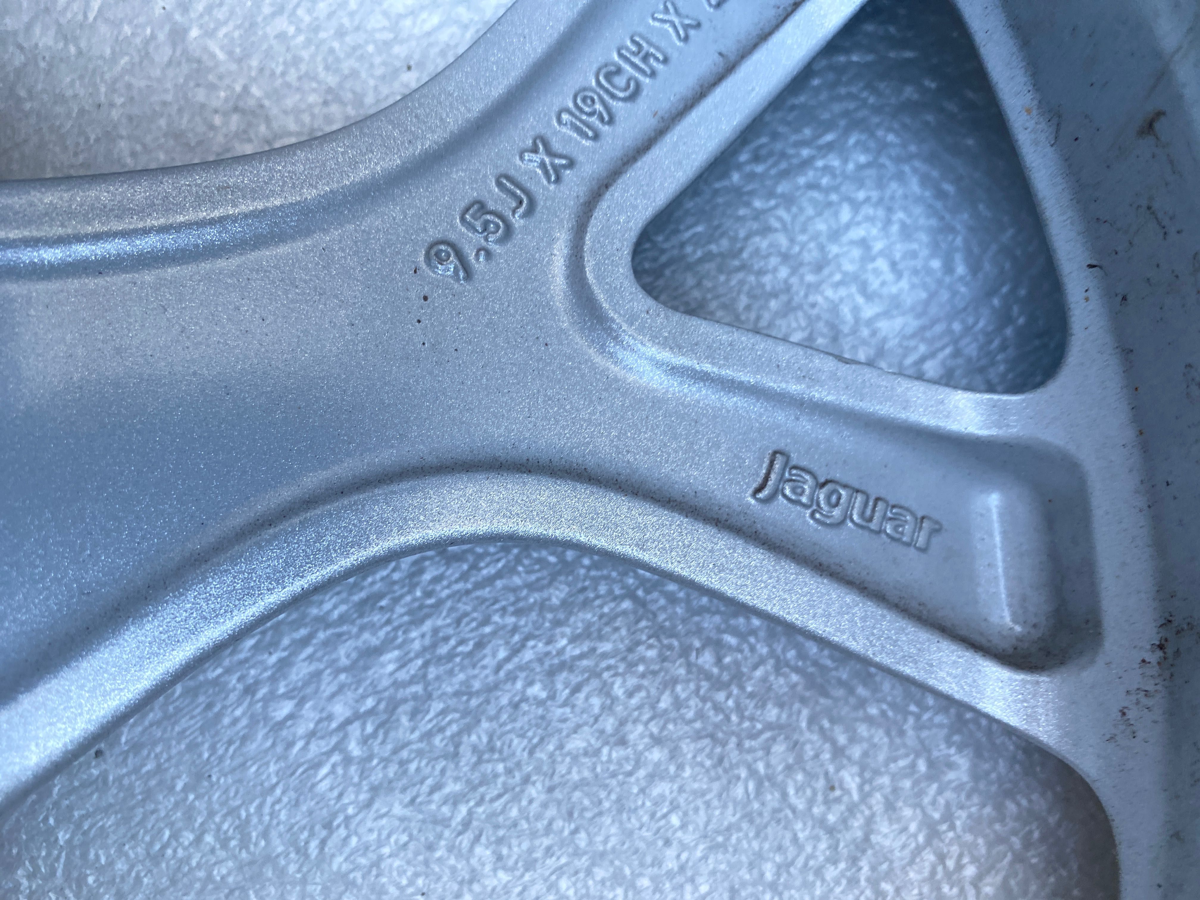 Felga Aluminiowa Jaguar F Type XF 5x108 ET27 9,5x19” idealna oryginał