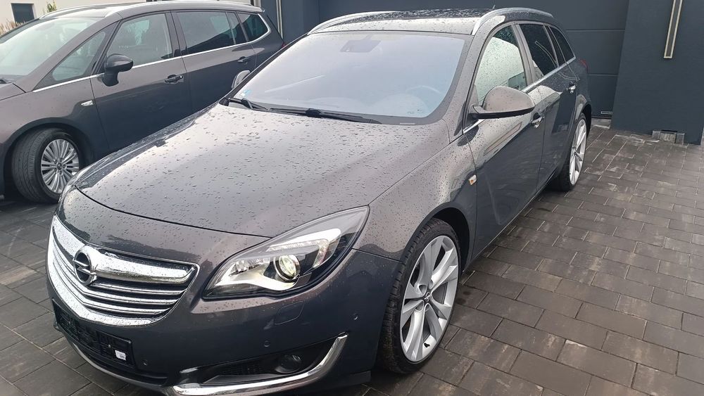 Opel Insignia 2.0 benzyna turbo 250 km manual 4X4 Webasto, Xenon
