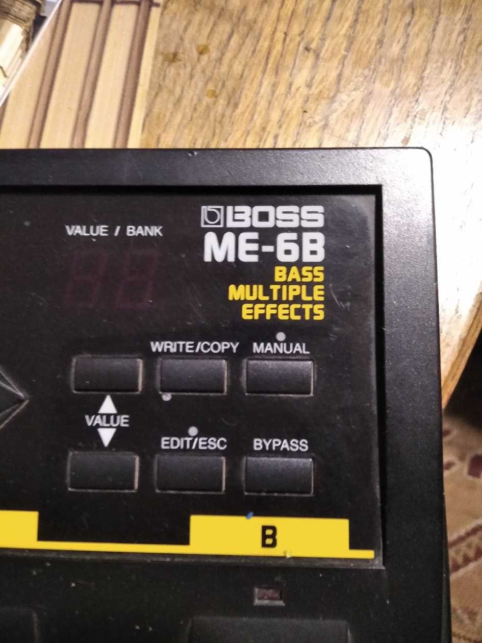 efekt gitarowy boss me-6b