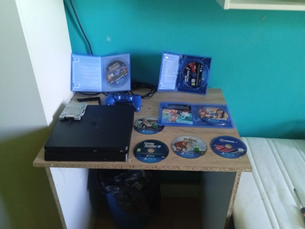 PS4 +2 pady +płyty