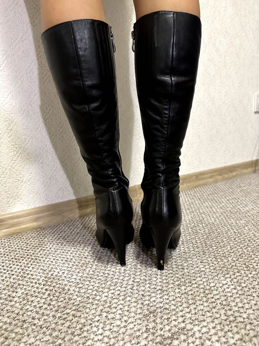 Продам шкіряні чоботи, жіночі, чорні, Pecadili