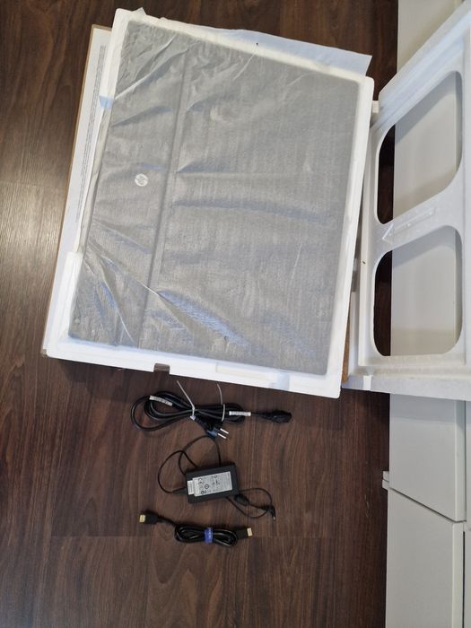 Монітор HP x2401