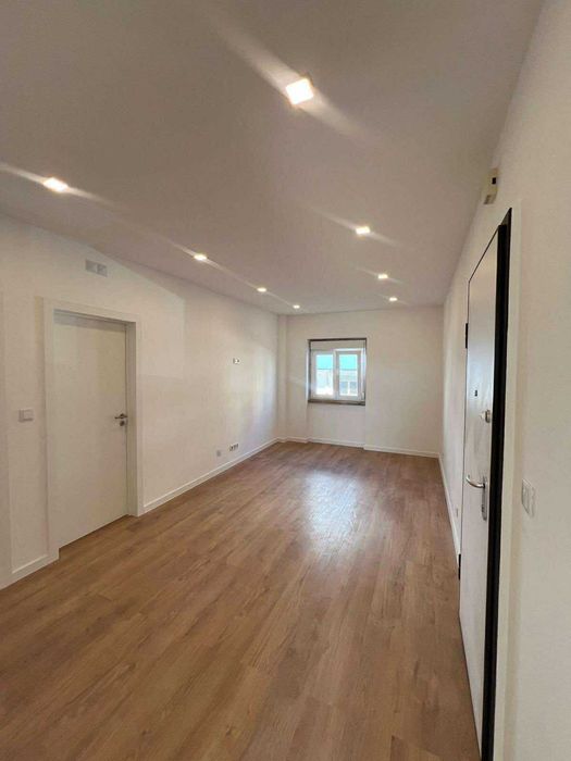 Oportunidade: T2 Totalmente Remodelado no Fogueteiro