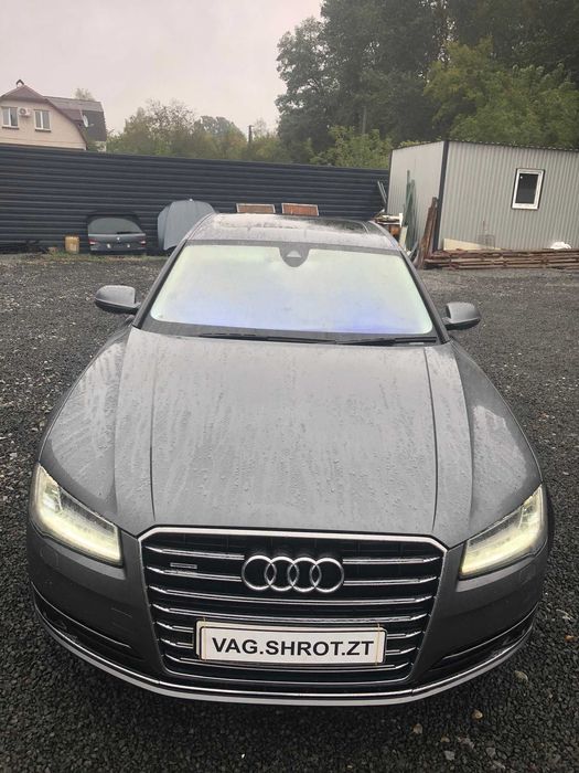 Комплектний перід бампер крило капот фари телевізор Audi A8 D4 A8L