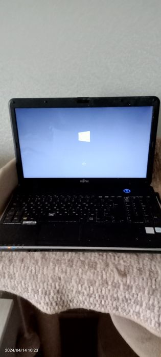 Продам ноутбук б.у