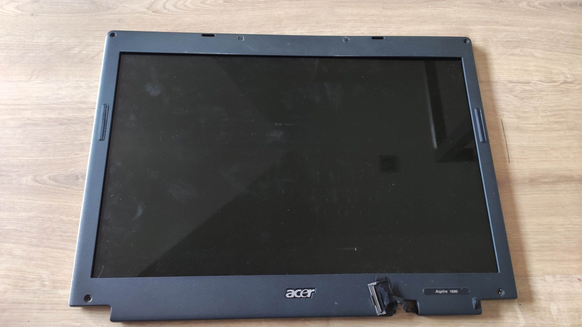 Ecrã Acer 1690 modelo LP154W01