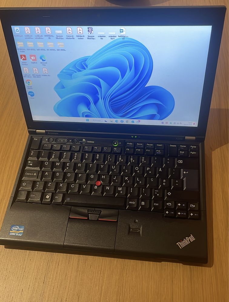 Computador portátil Lenovo thinkpad X220 I5 2.5Ghz 4BG RAM 128GB SSD