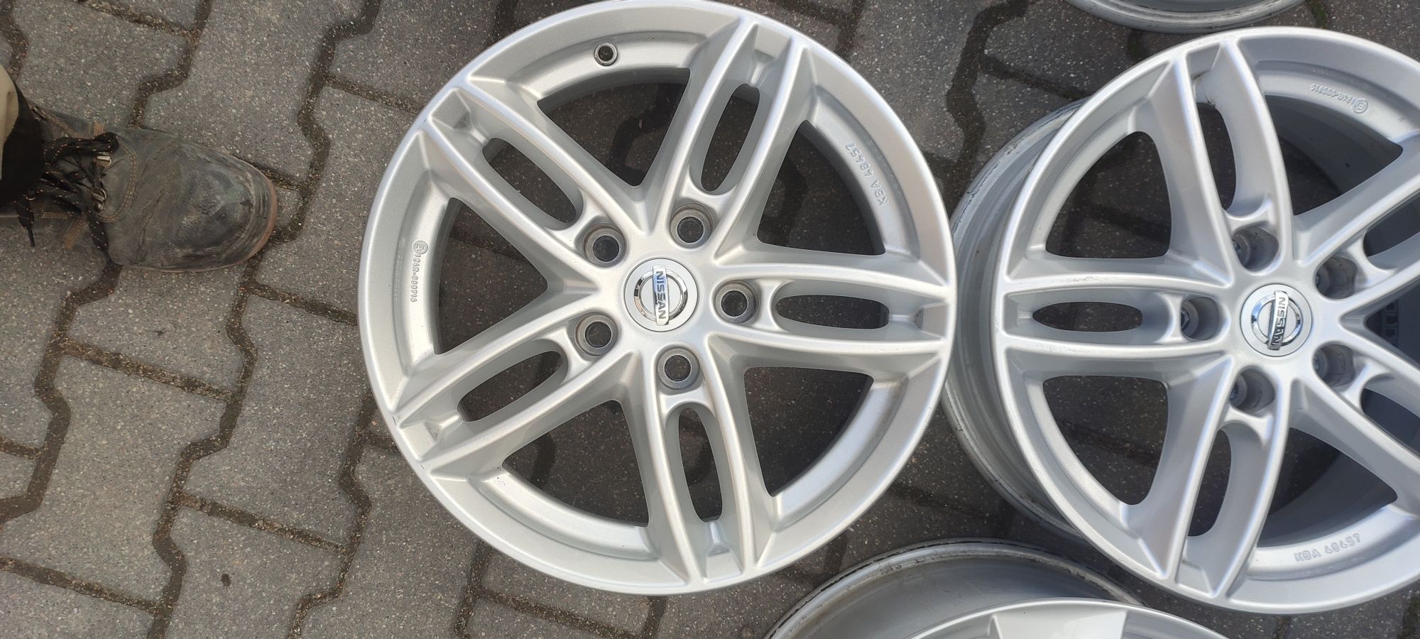 Felgi aluminiowe Nissan 16" ET40 5x114.3