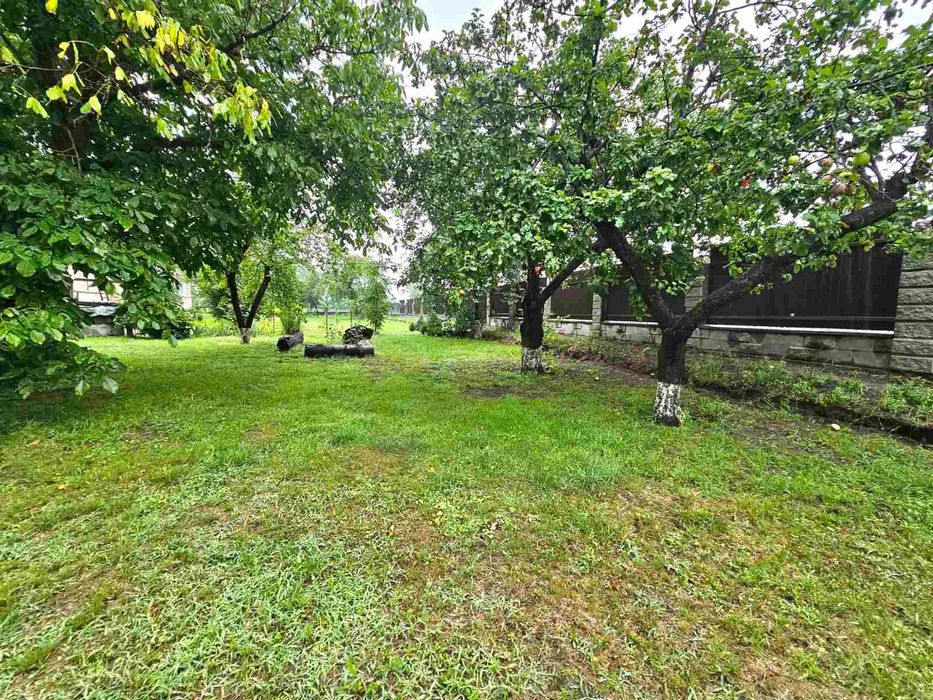 Ділянка з дачним будинком 25 соток  Комарівка Ліс