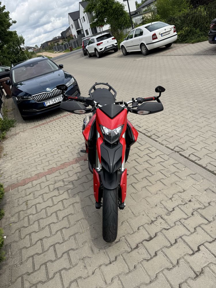 Ducati Hyperstada 821