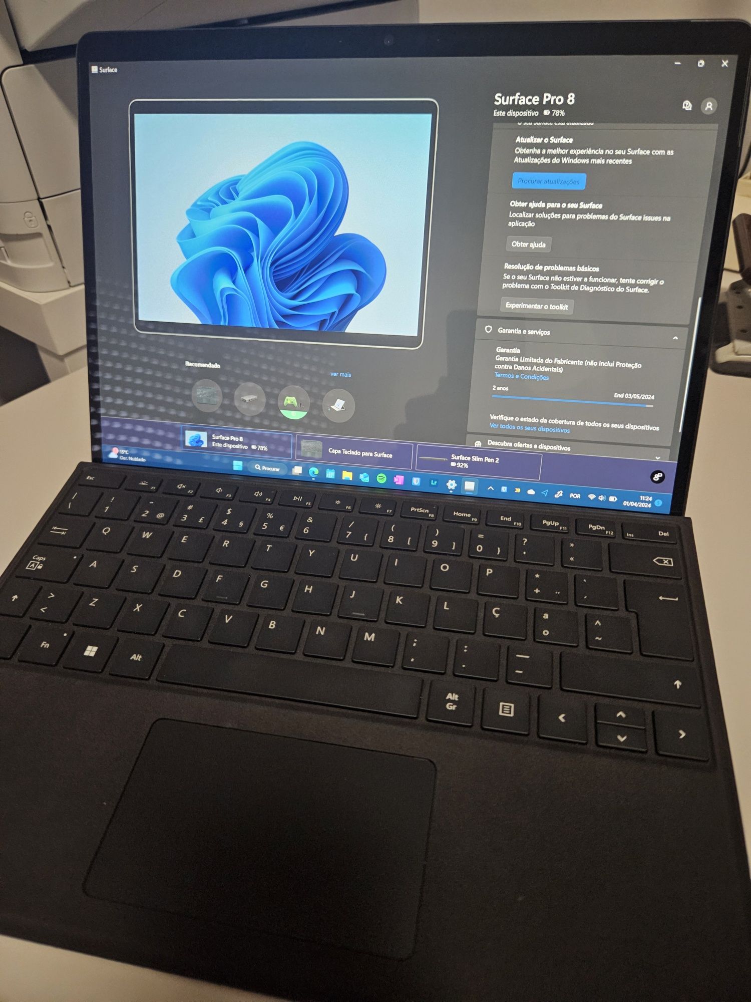 Surface Pro 8 - 13" (i5-1145g7 / 16GB RAM / 256GB SSD)