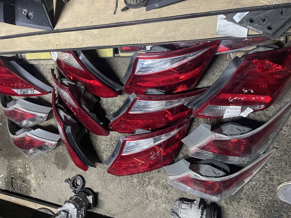 Фонарь правый левый Honda Accord  2008-12 гг седан купэ
