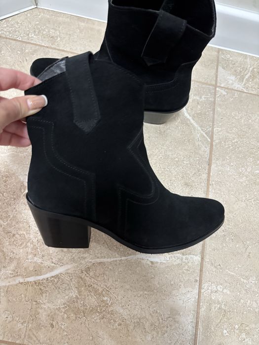 Черевики замшеві козаки на байці 37 ий 24 см стан нові