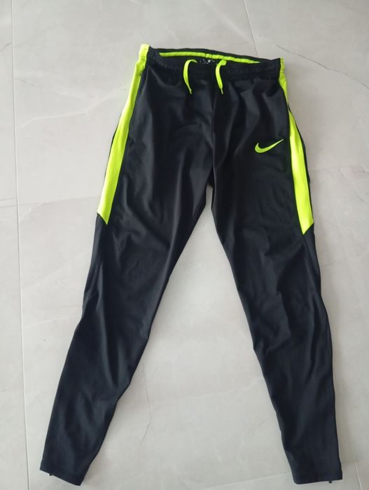 Spodnie męskie Nike dres M zamek moda fashion