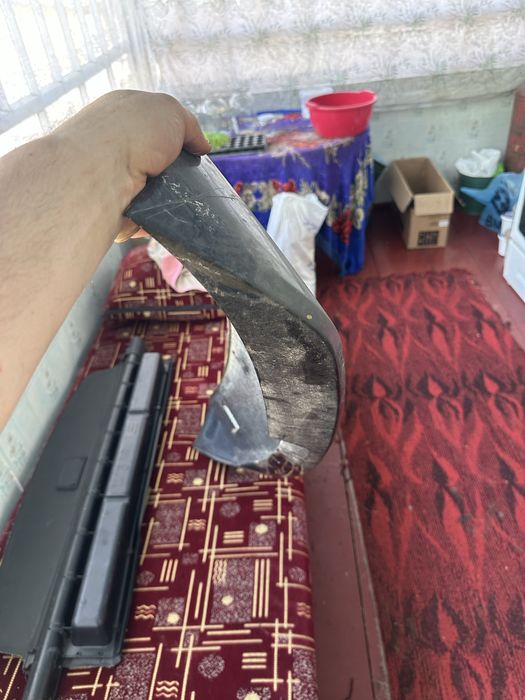 Продам накладку на Спойлер крышки багажника Mercedes GL/GLS