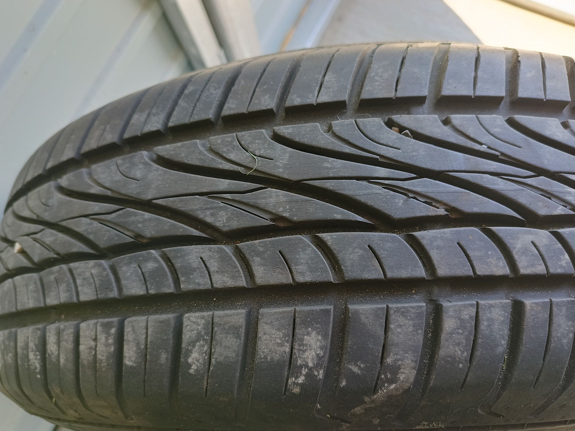 Opony na felgach aluminiowych 195/65 R15