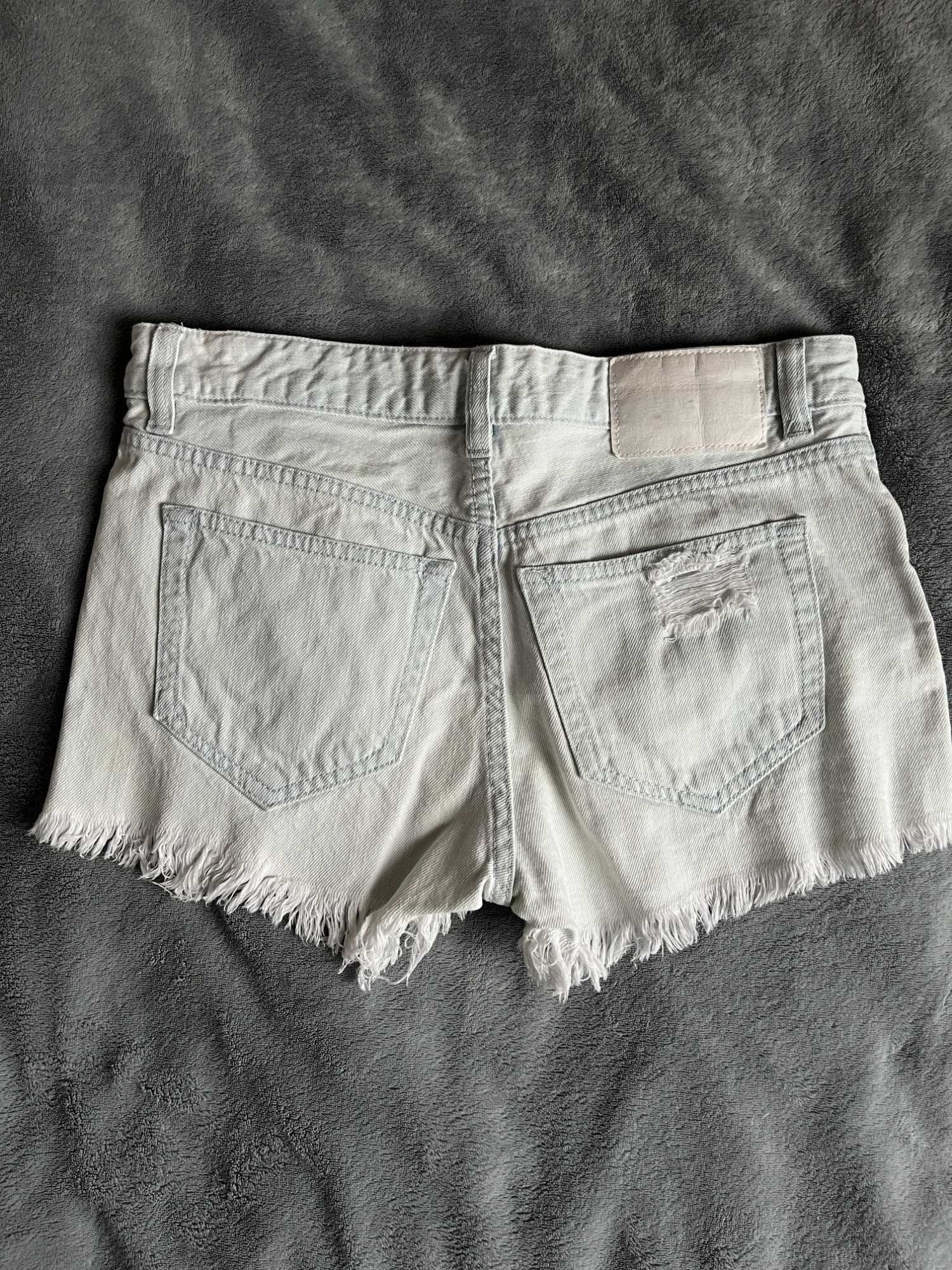 Spodenki szorty Pull&Bear jasny jeans rozmiar 32/ XXS