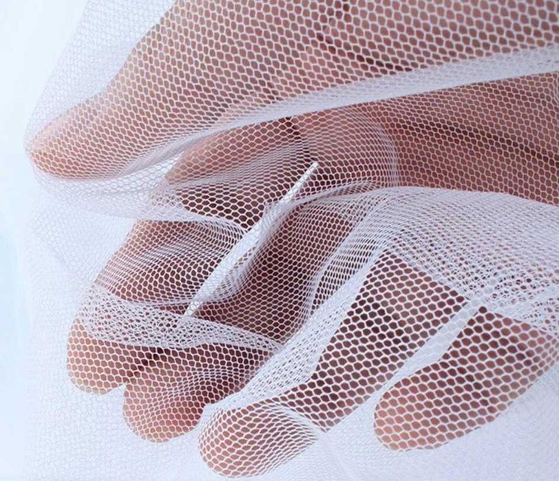 Moskitiera siatka przeciw owadom insektom do okien drzwi altan firanka