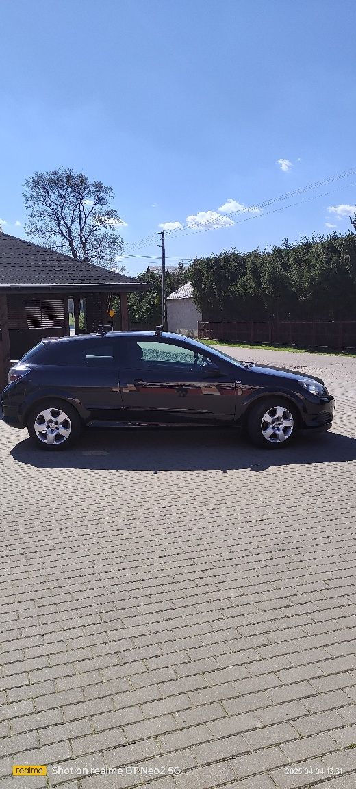 Opel Astra h gtc1.7 cdti
