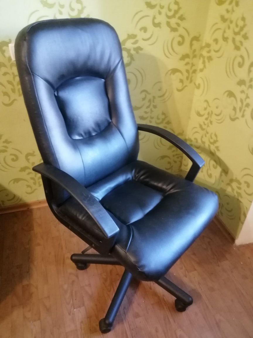 Продам офисное кресло
