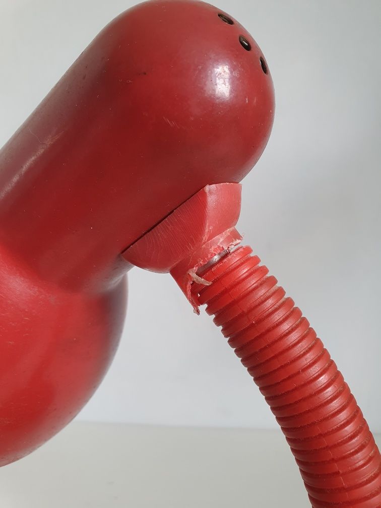 Czerwona lampka na biurko red lamp