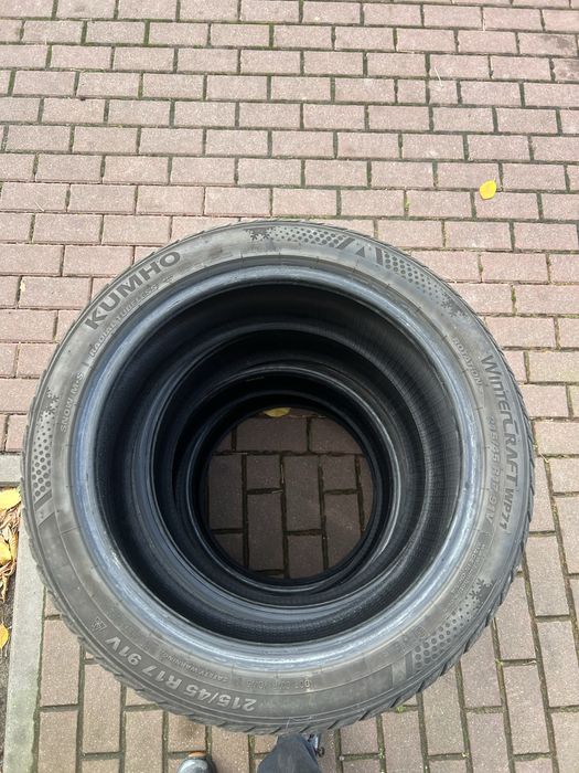 Opony zimowe 215/45 R17 91V rocznik 2022 Kumho WinterCraft WP71