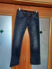 Spodnie jeansowe Cross.