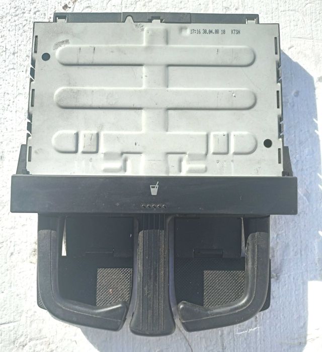 uchwyt na kubki vw golf 4 bora czarny