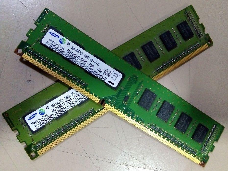 Память Samsung 2 GB DDR3 1333 MHz